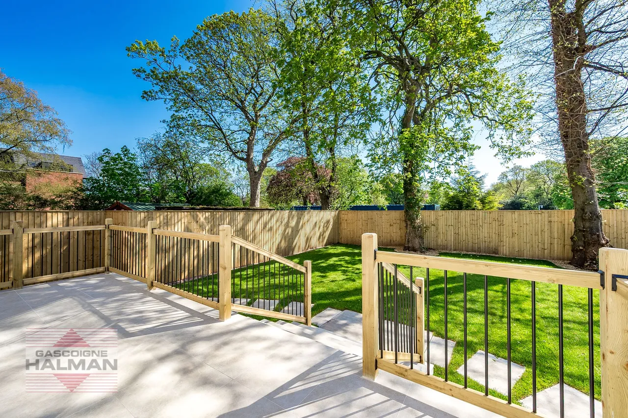 Highfield Avenue, Sale, photo 40