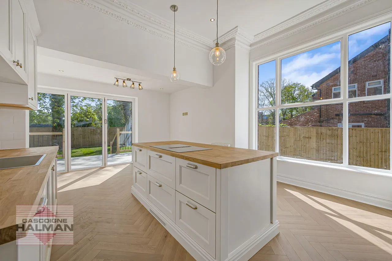 Highfield Avenue, Sale, photo 2