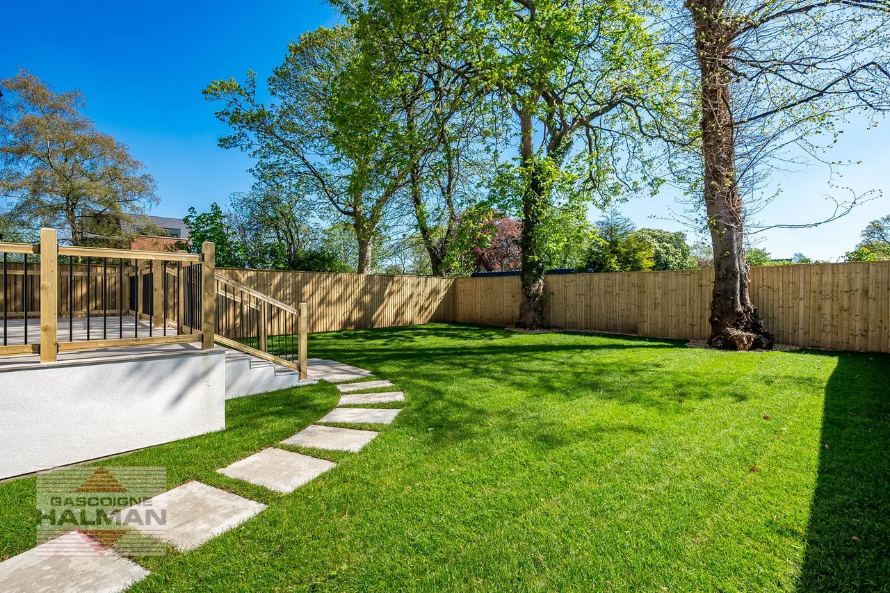 Highfield Avenue, Sale, photo 44