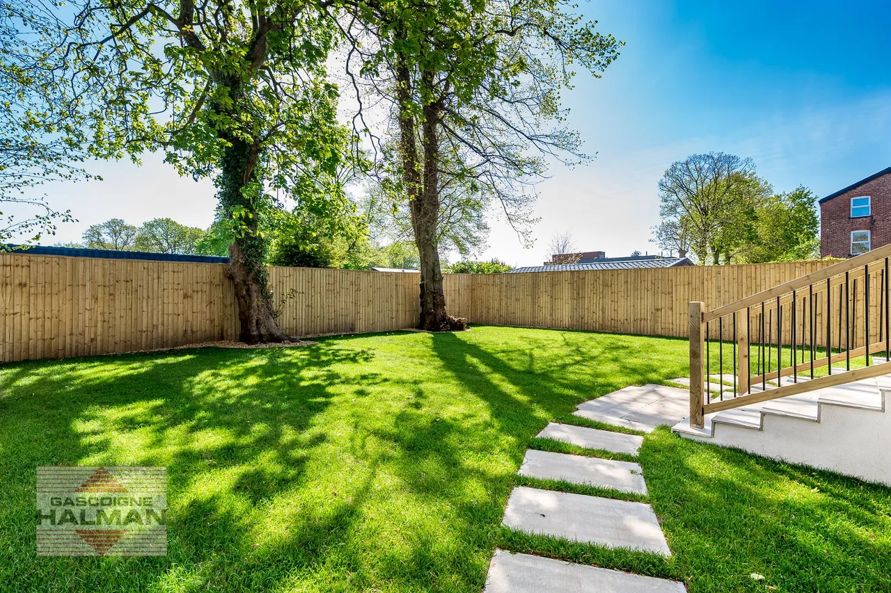 Highfield Avenue, Sale, photo 42