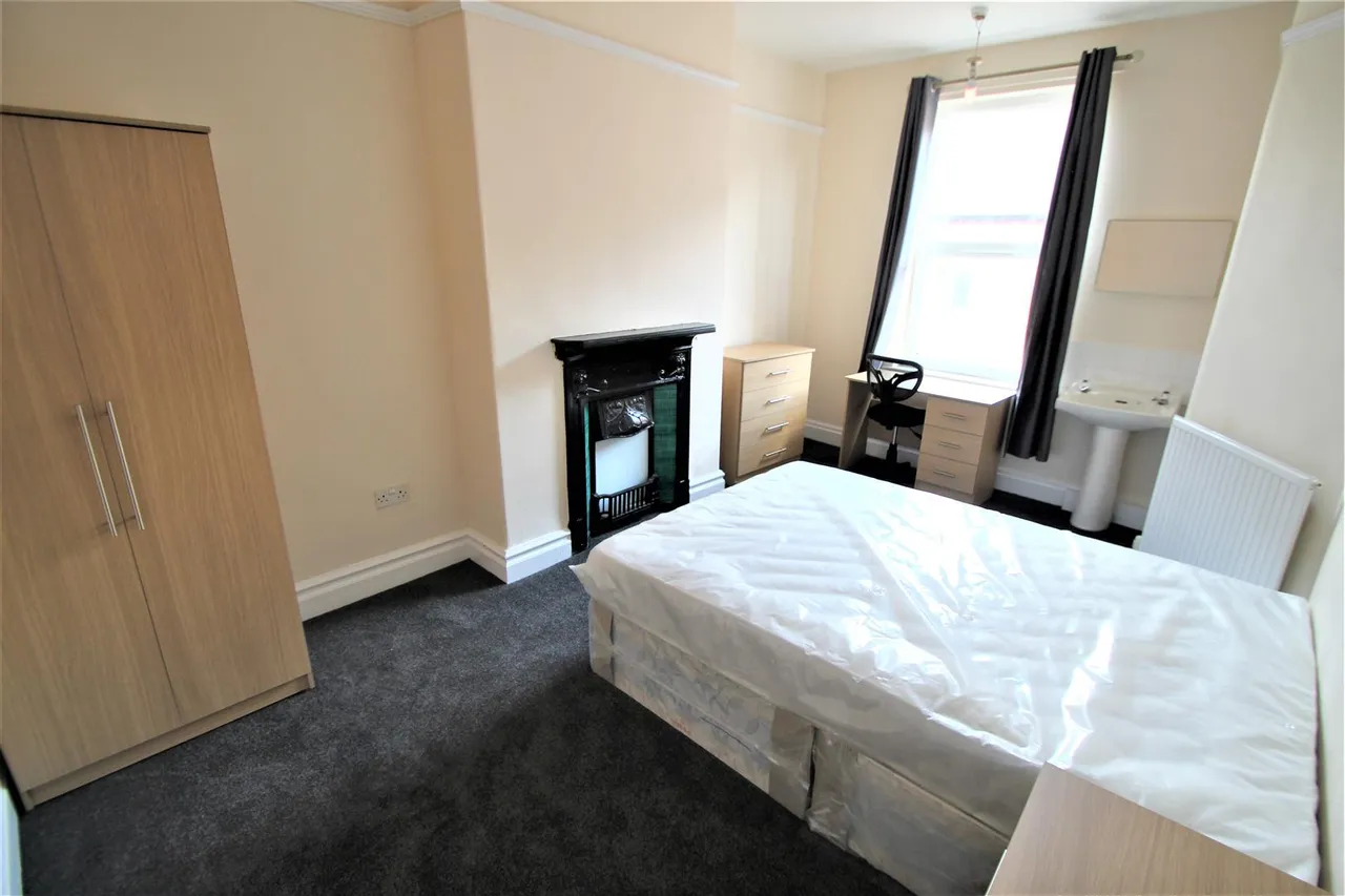 Winston Gardens, Headingley, LS6, photo 3