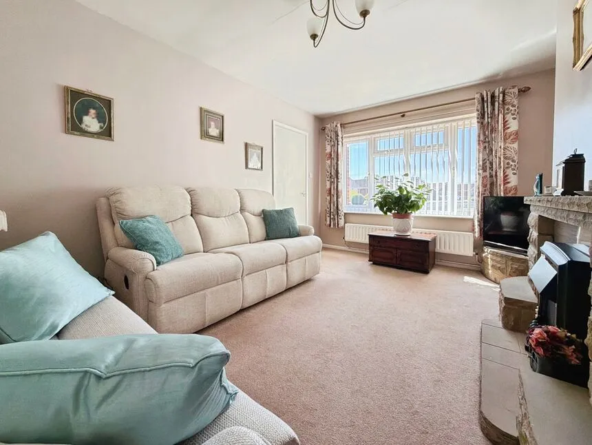Pateley Moor Close, North Hykeham, Lincolnshire, LN6, photo 2