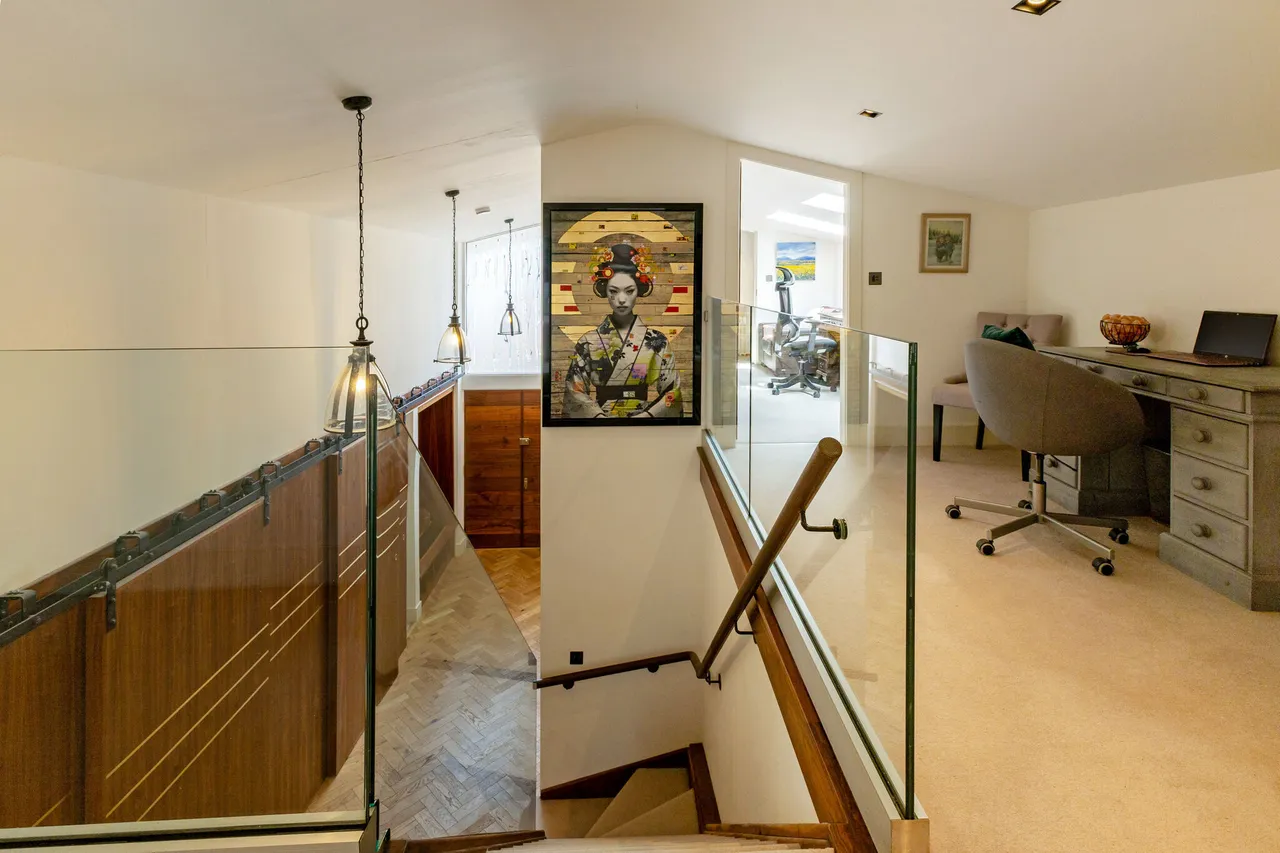 Deerlands Lane, Dunsfold, GU8, photo 11