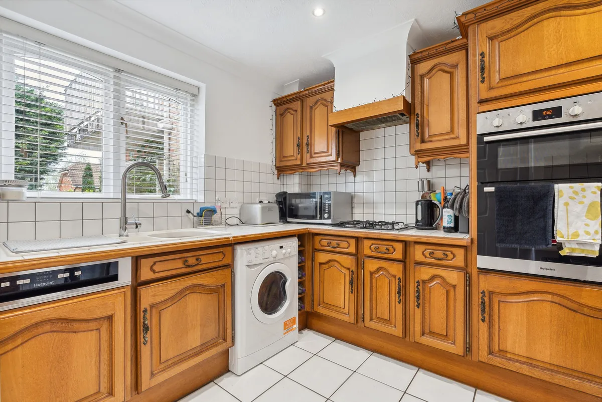 St. Charles Place, Weybridge, KT13, photo 10