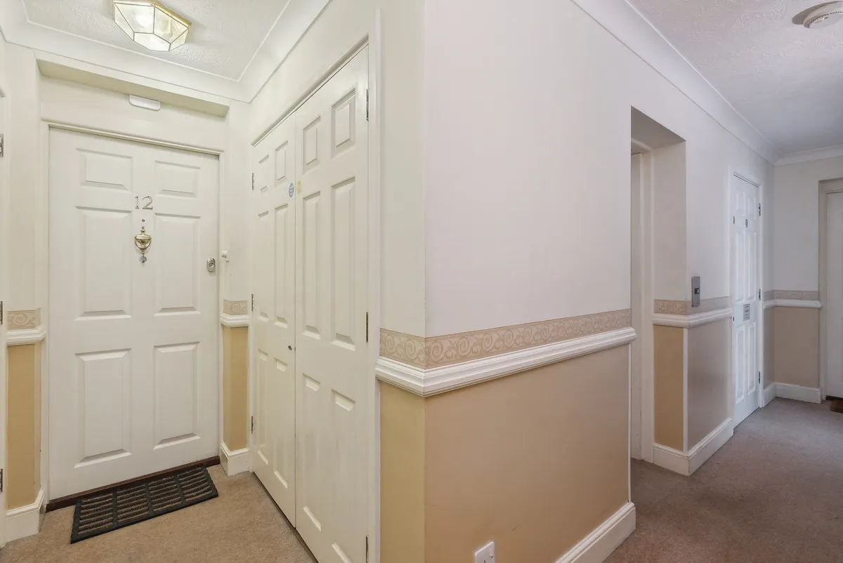 St. Charles Place, Weybridge, KT13, photo 14