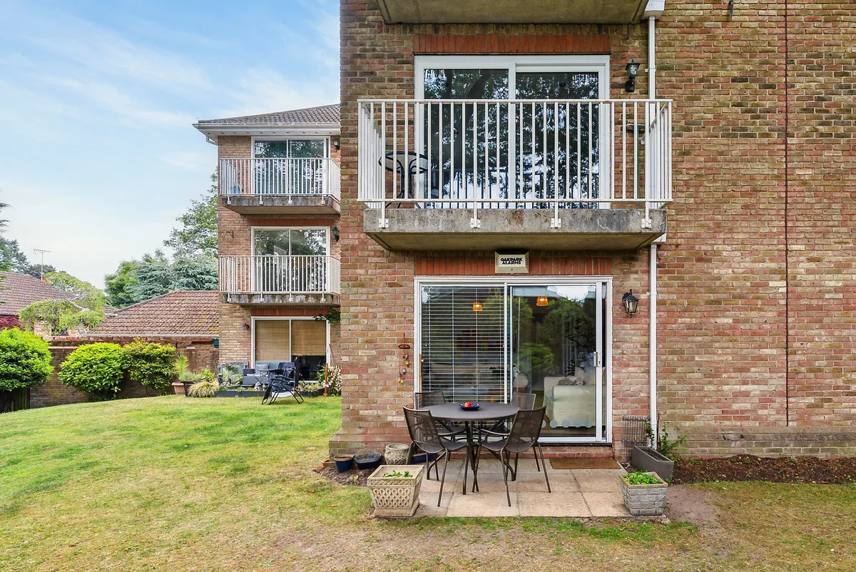 St. Charles Place, Weybridge, KT13, photo 16