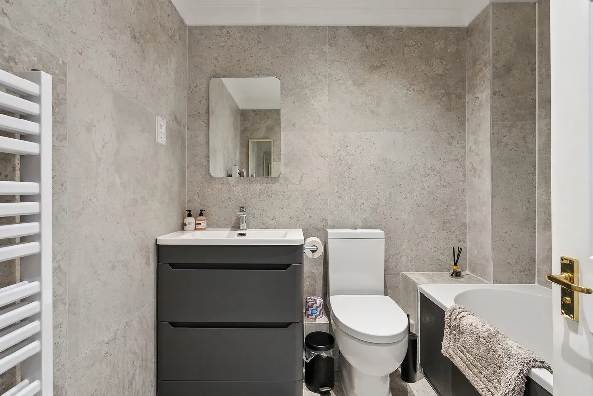 St. Charles Place, Weybridge, KT13, photo 4