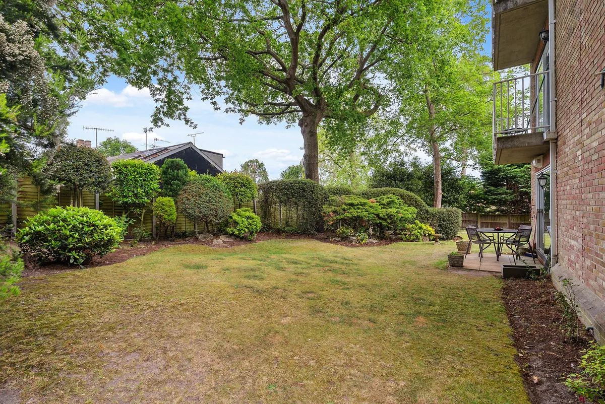 St. Charles Place, Weybridge, KT13, photo 18