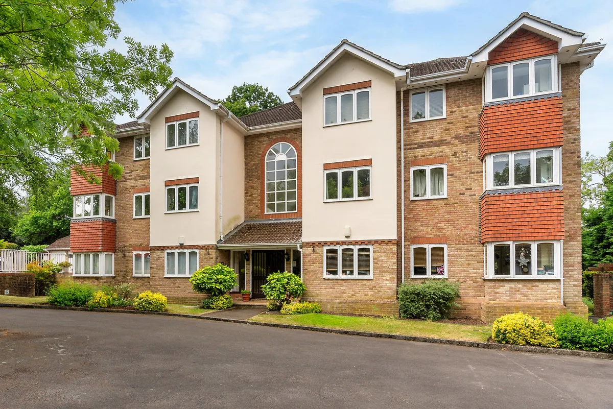 St. Charles Place, Weybridge, KT13, photo 23