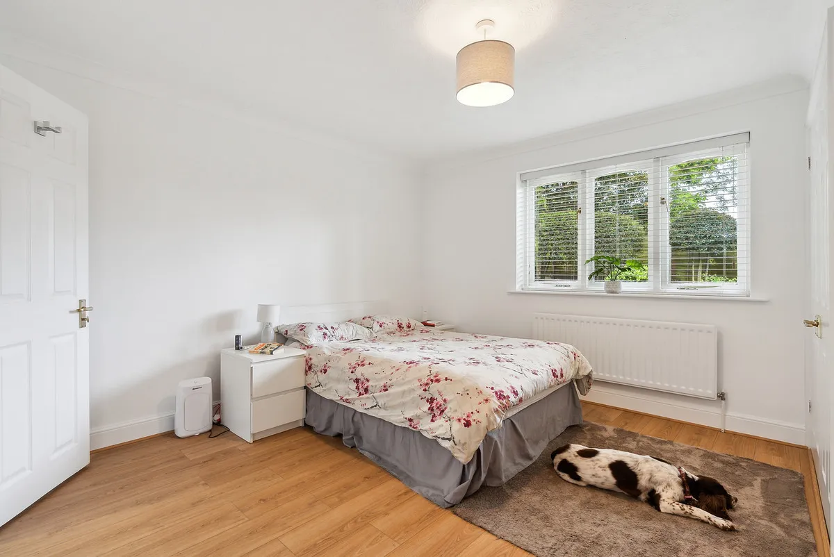 St. Charles Place, Weybridge, KT13, photo 5