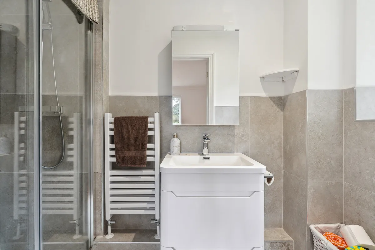 St. Charles Place, Weybridge, KT13, photo 6