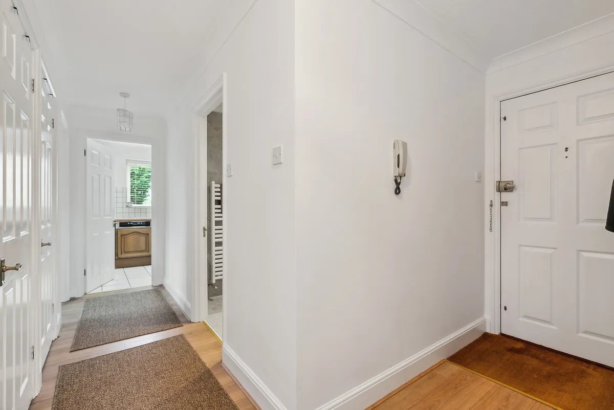St. Charles Place, Weybridge, KT13, photo 9