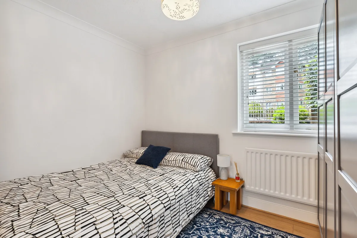 St. Charles Place, Weybridge, KT13, photo 15