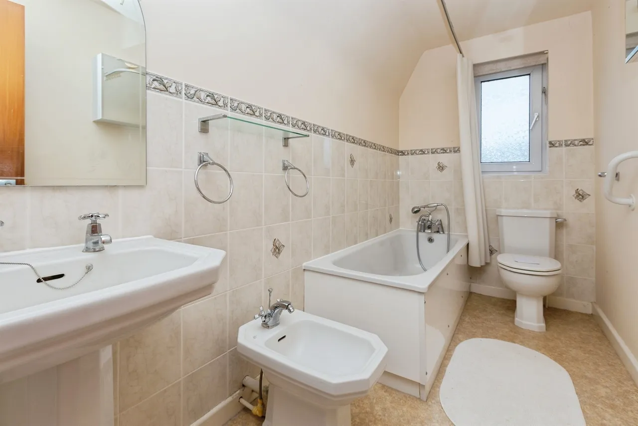 Langdon Avenue, Aylesbury, HP21, photo 14