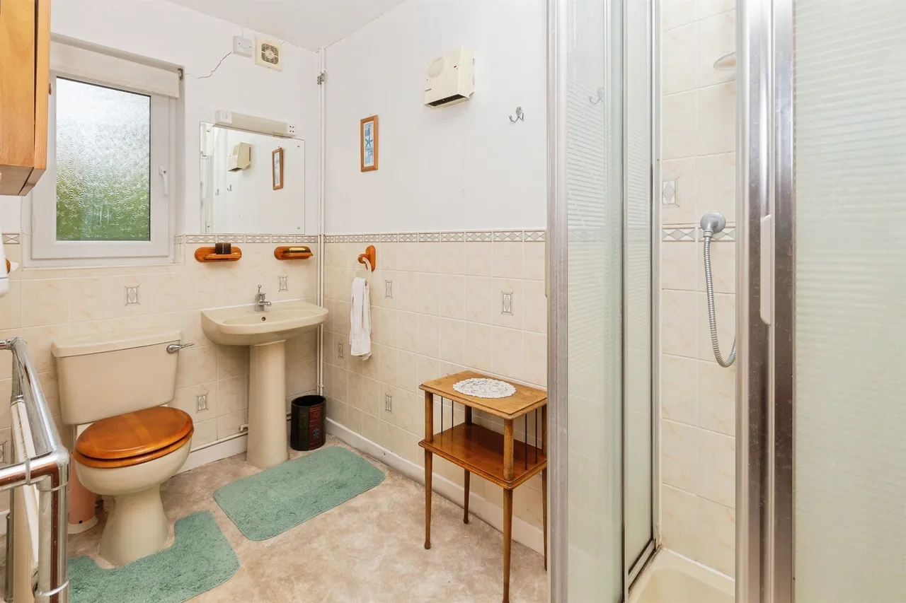 Langdon Avenue, Aylesbury, HP21, photo 11