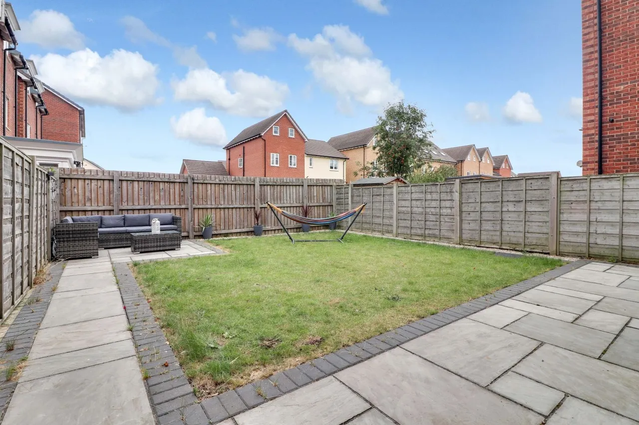 Walton Park Street, Castleford, WF10, photo 29