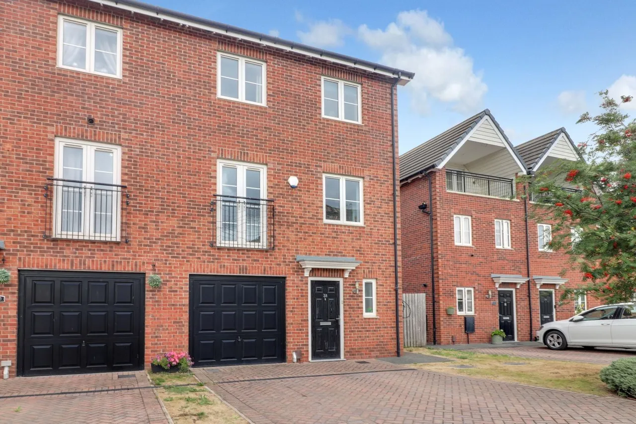 Walton Park Street, Castleford, WF10, photo 32