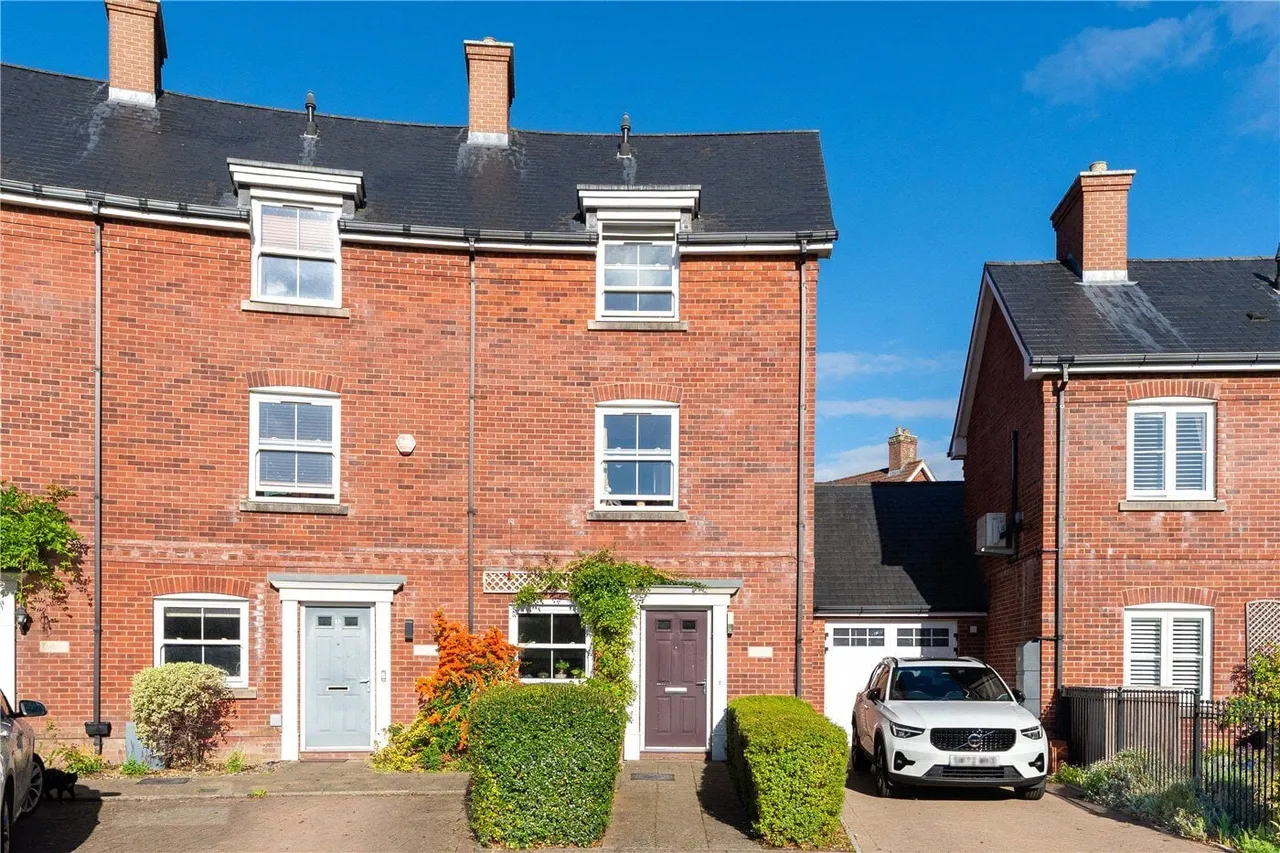4 bed house for sale, Griffin Close, Wimborne, BH21