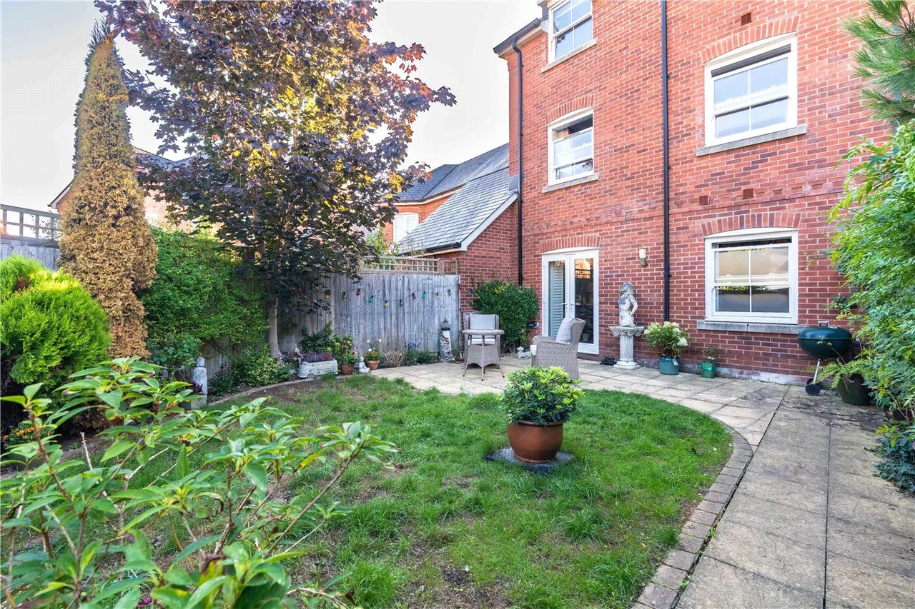 Griffin Close, Wimborne, BH21, photo 31