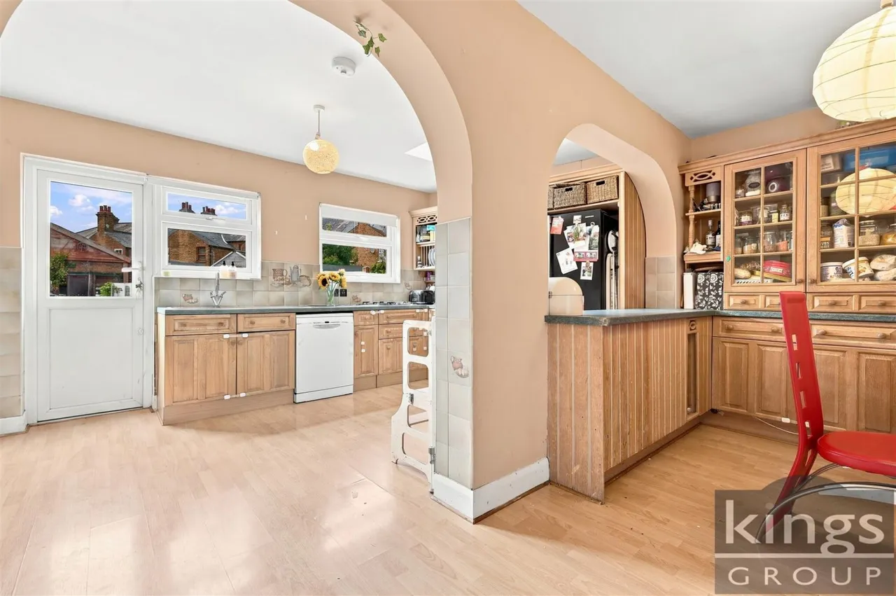 Clarendon Road, Cheshunt, EN8, photo 5