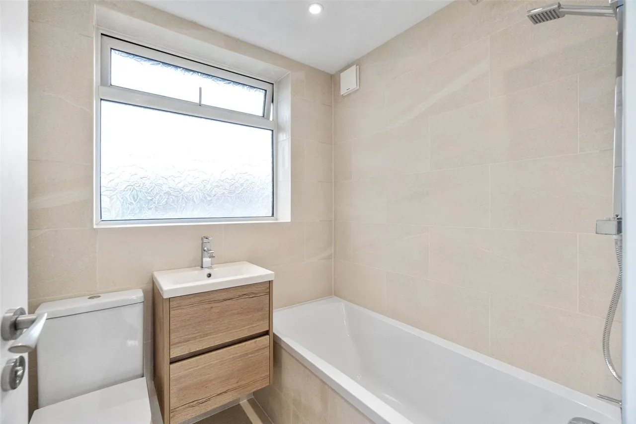 Collingwood Close, Twickenham, TW2, photo 9