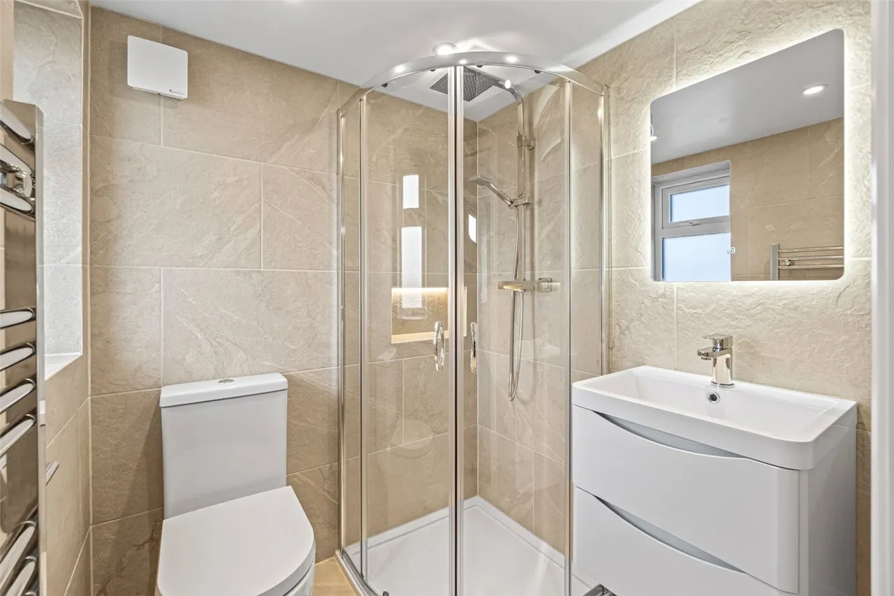 Collingwood Close, Twickenham, TW2, photo 14