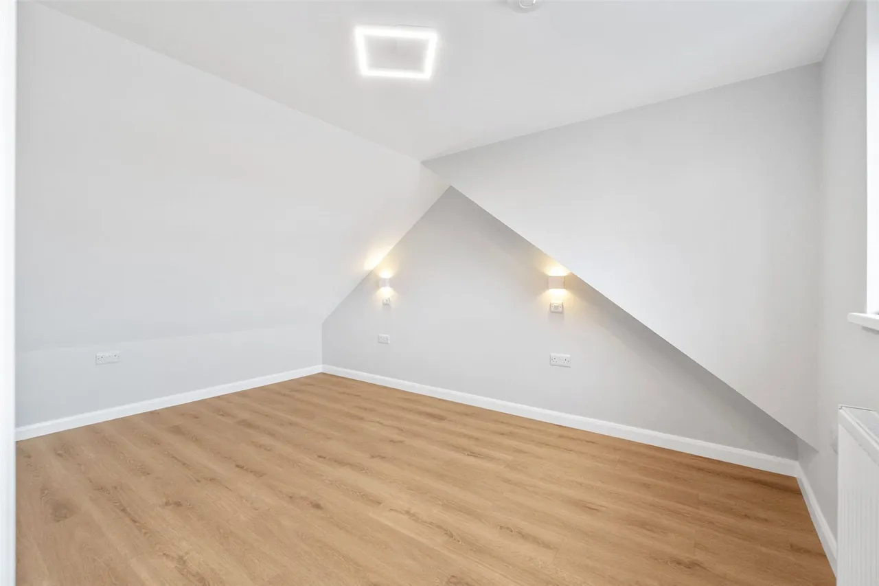 Collingwood Close, Twickenham, TW2, photo 13