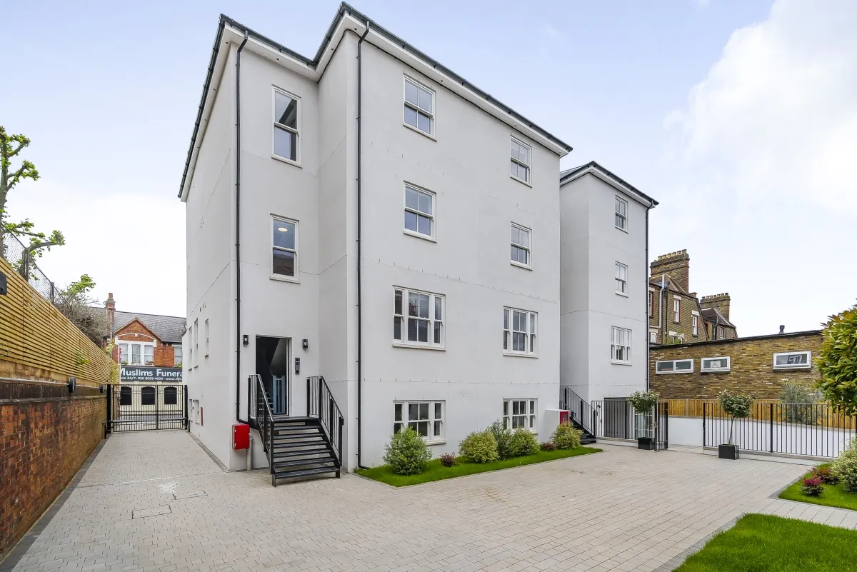 Mitcham Lane, London, SW16, photo 12