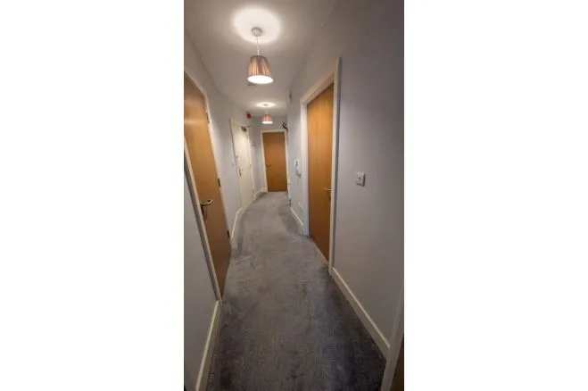 High Road, London, NW10, photo 7