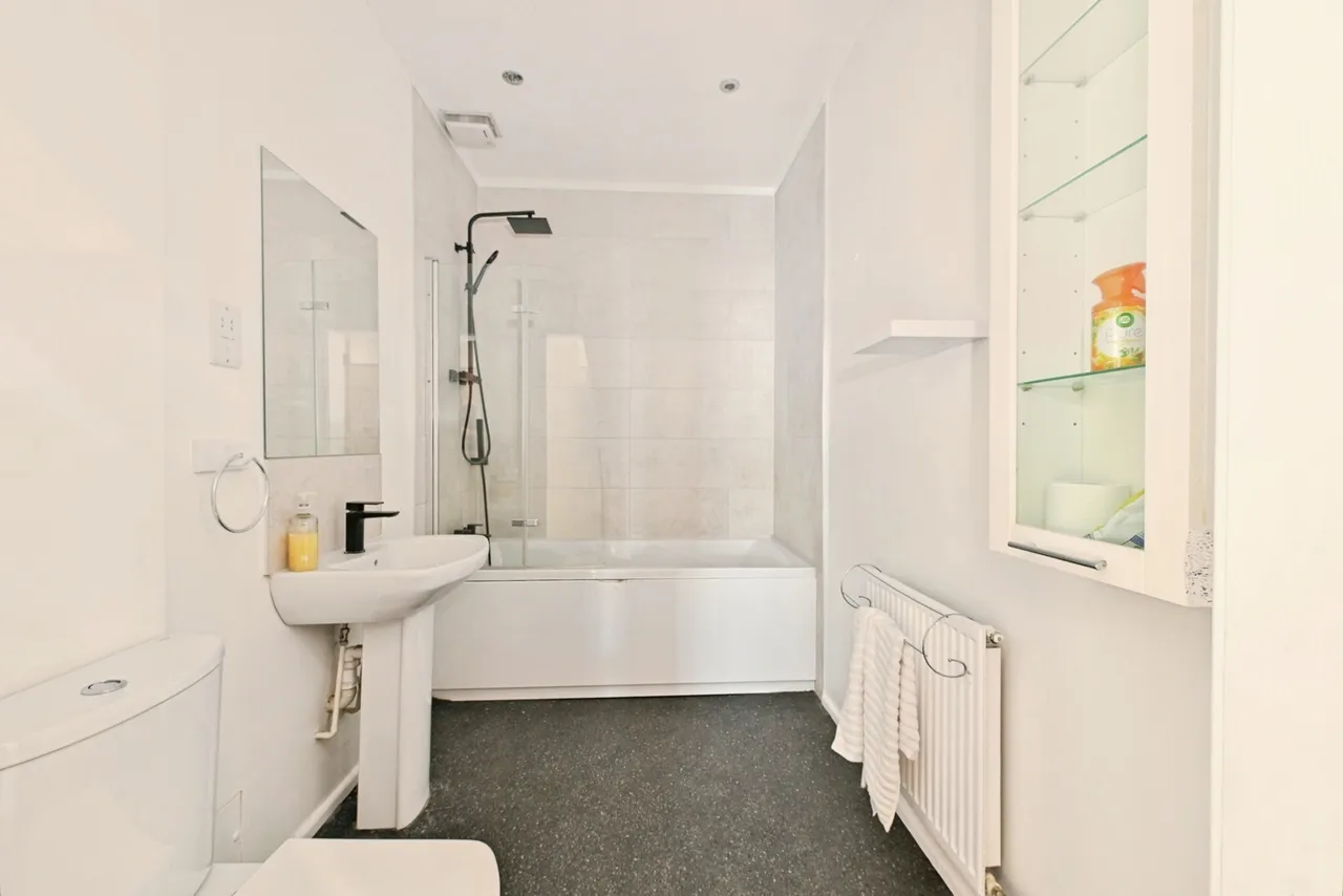 Radford Road, NOTTINGHAM, Nottinghamshire, NG7, photo 16