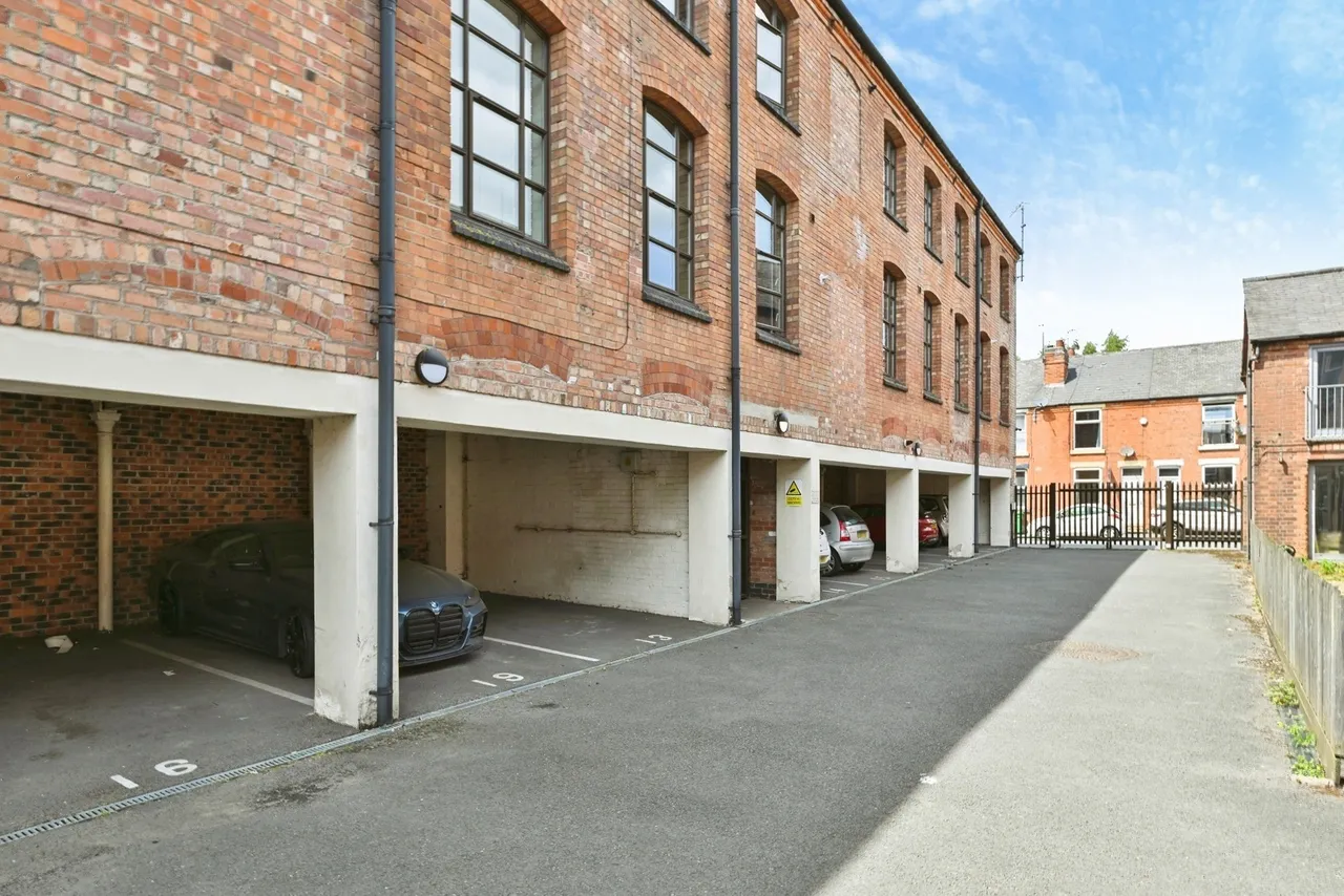 Radford Road, NOTTINGHAM, Nottinghamshire, NG7, photo 18