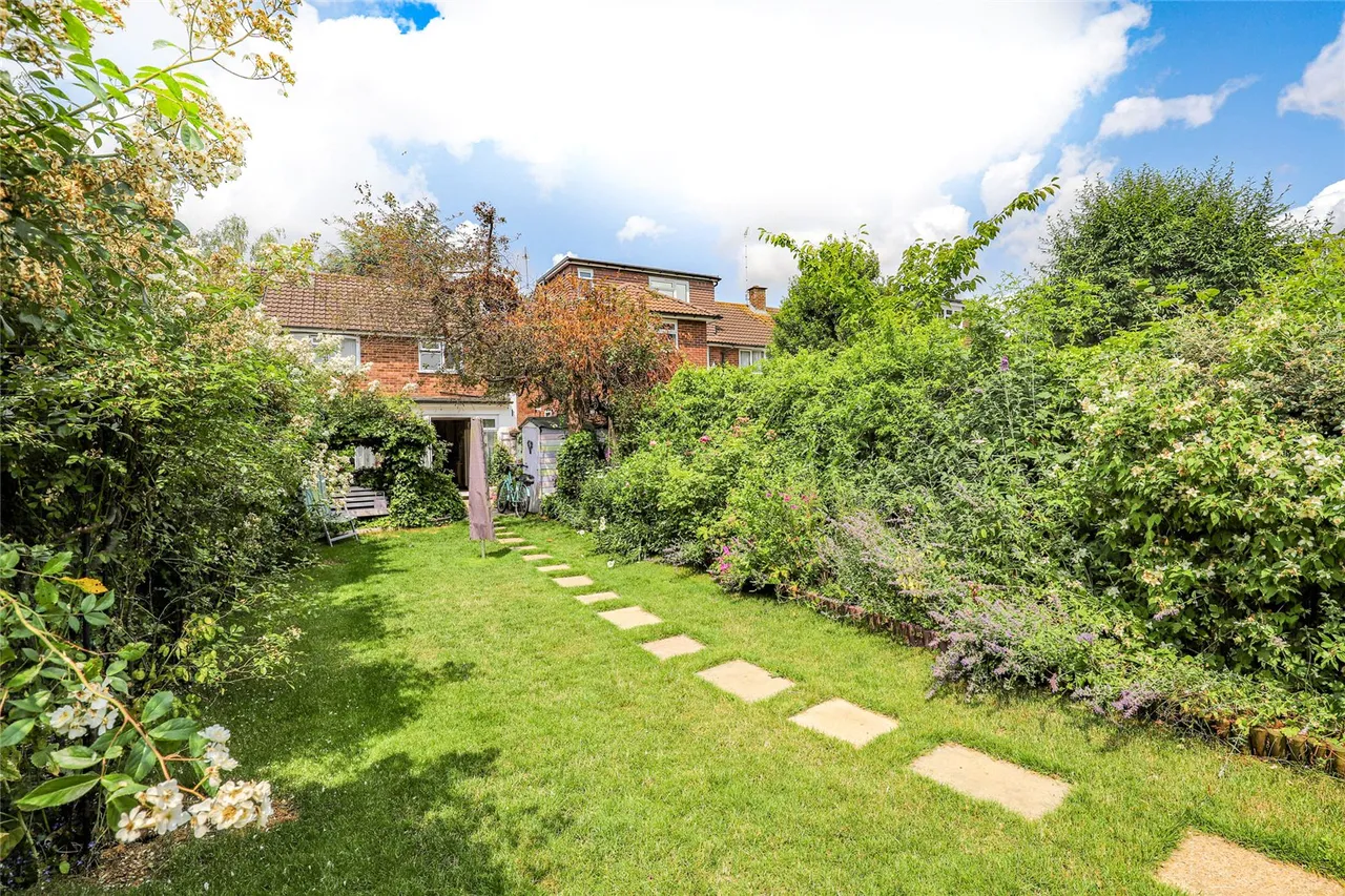 Drakes Drive, St. Albans, Hertfordshire, AL1 5AG, photo 11