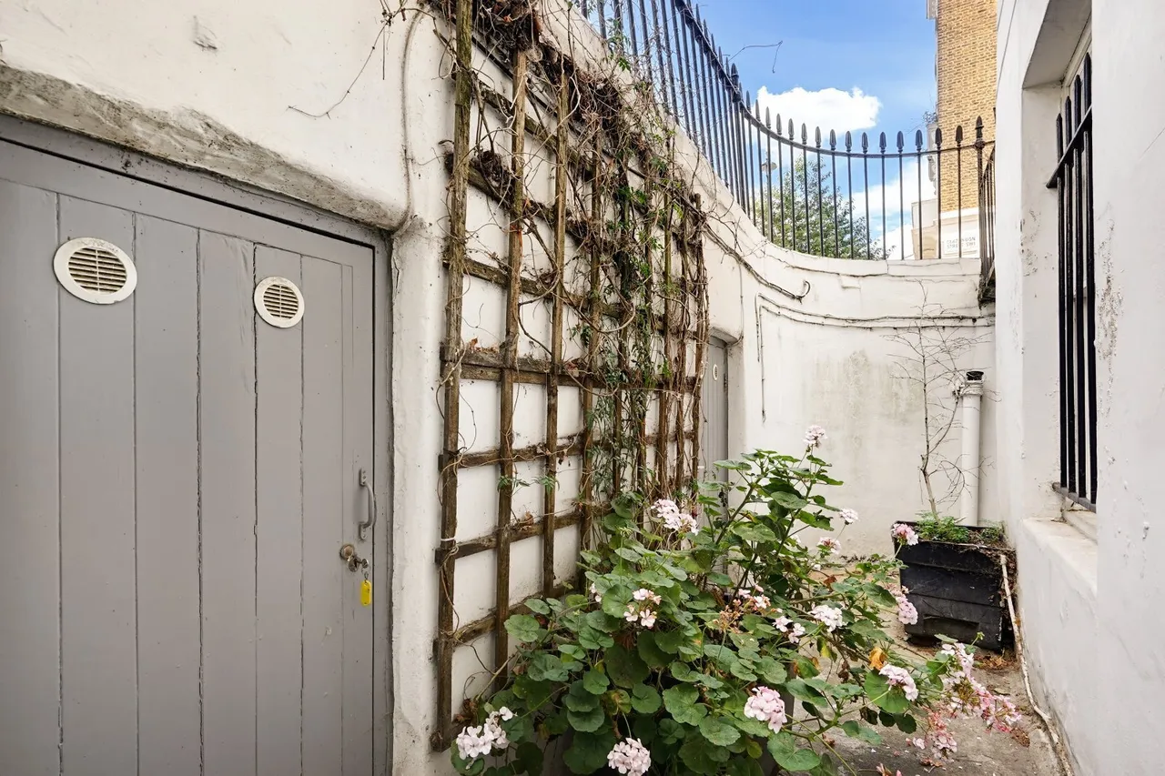 Sutherland Street, London, SW1V, photo 11