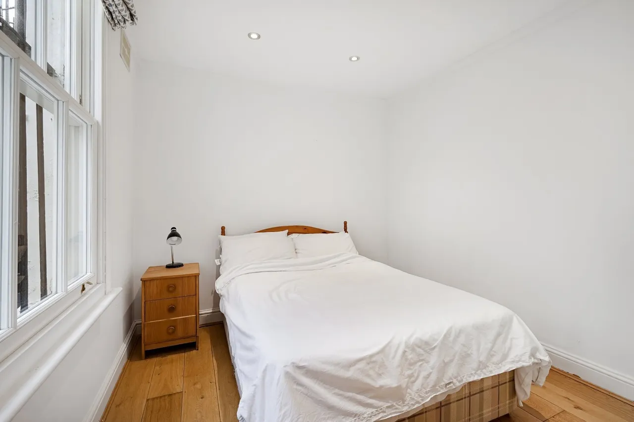 Sutherland Street, London, SW1V, photo 5