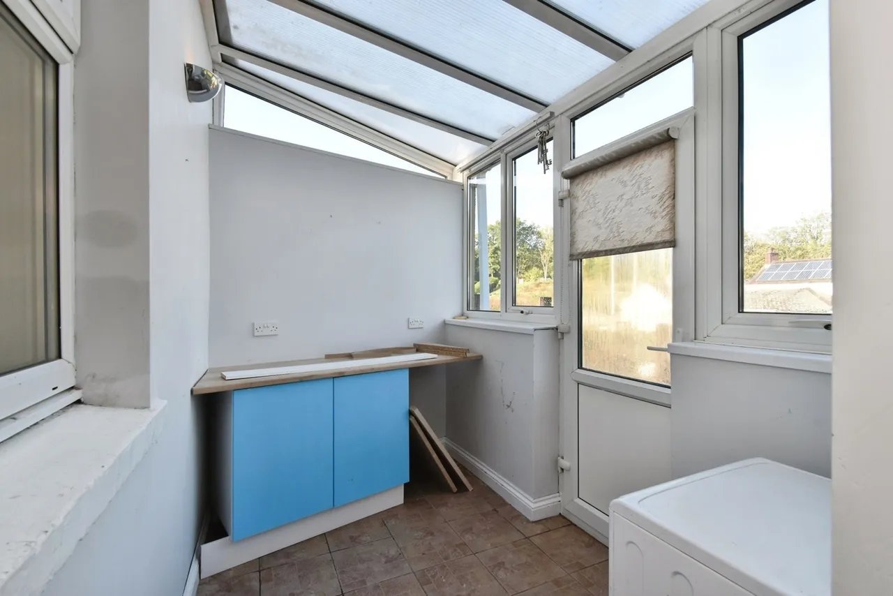 Ammanford Road, Tycroes, SA18, photo 11