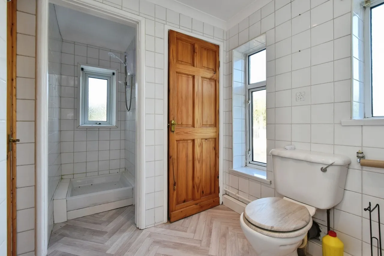 Ammanford Road, Tycroes, SA18, photo 12