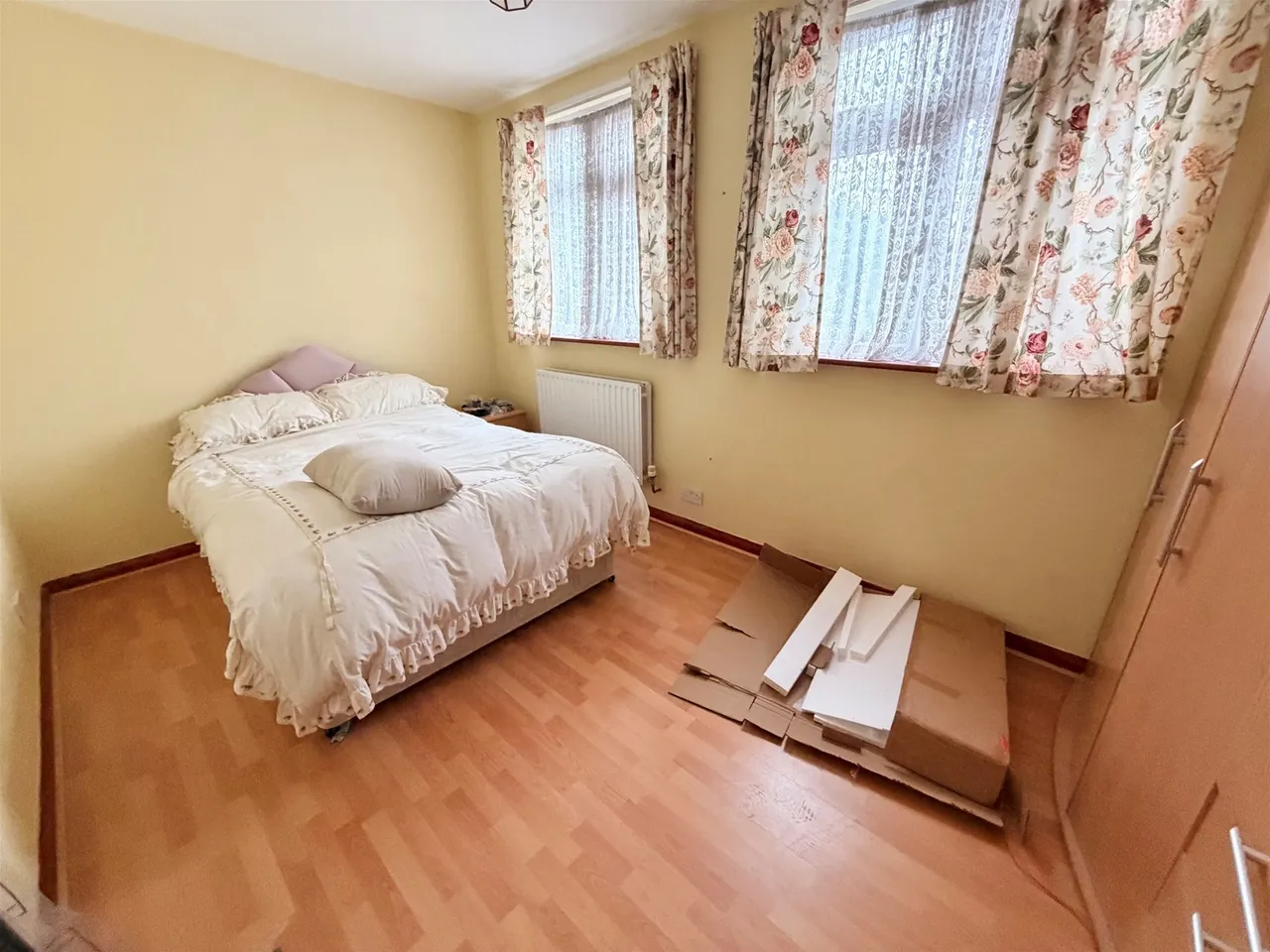 Adelaide Gardens, Romford, Essex RM6 6SS, photo 10
