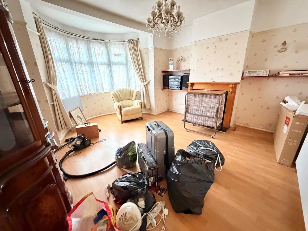 Adelaide Gardens, Romford, Essex RM6 6SS, photo 5