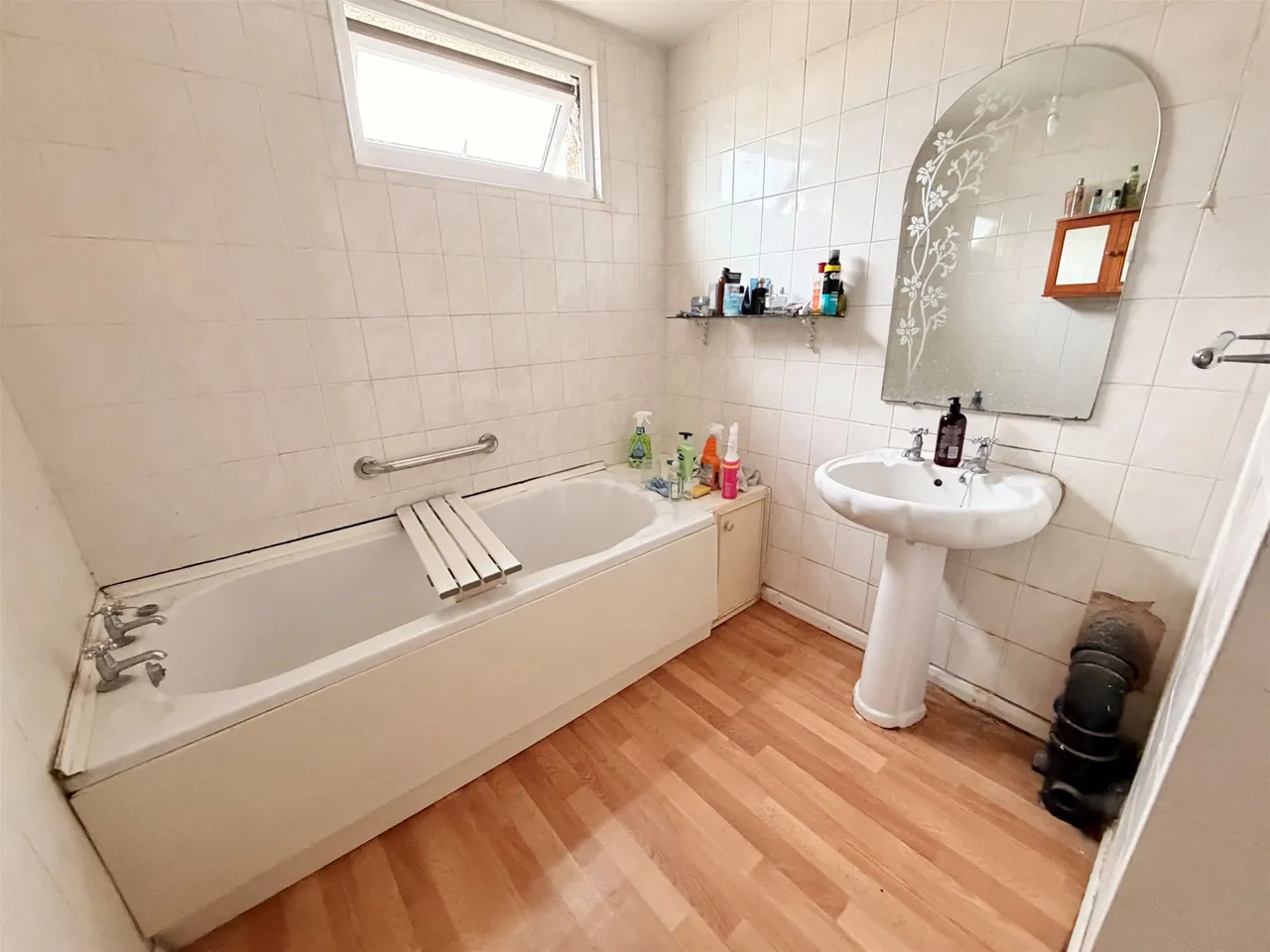 Adelaide Gardens, Romford, Essex RM6 6SS, photo 7