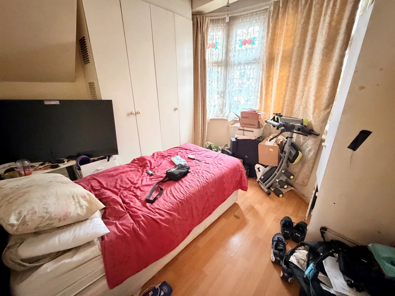 Adelaide Gardens, Romford, Essex RM6 6SS, photo 8