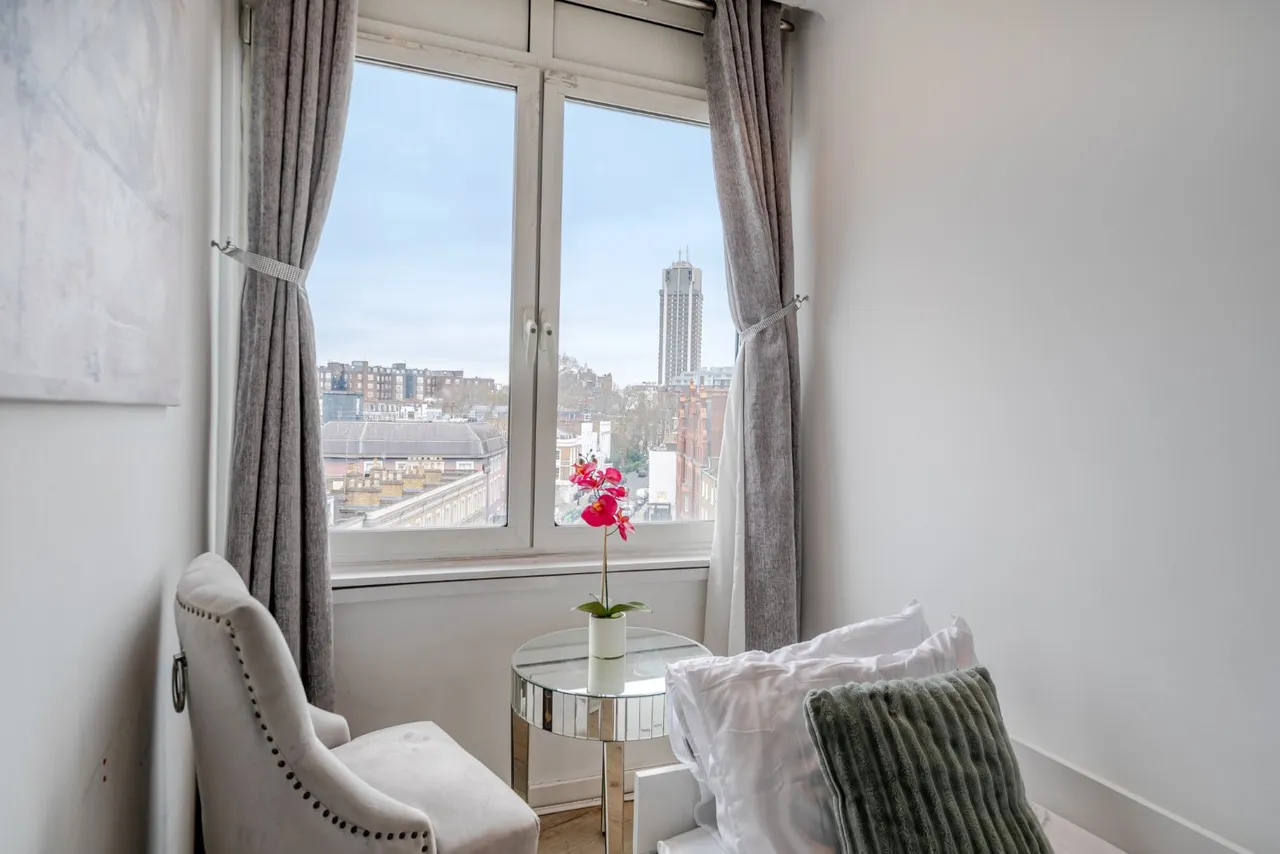 Brompton Road, Belgravia, SW3, photo 12