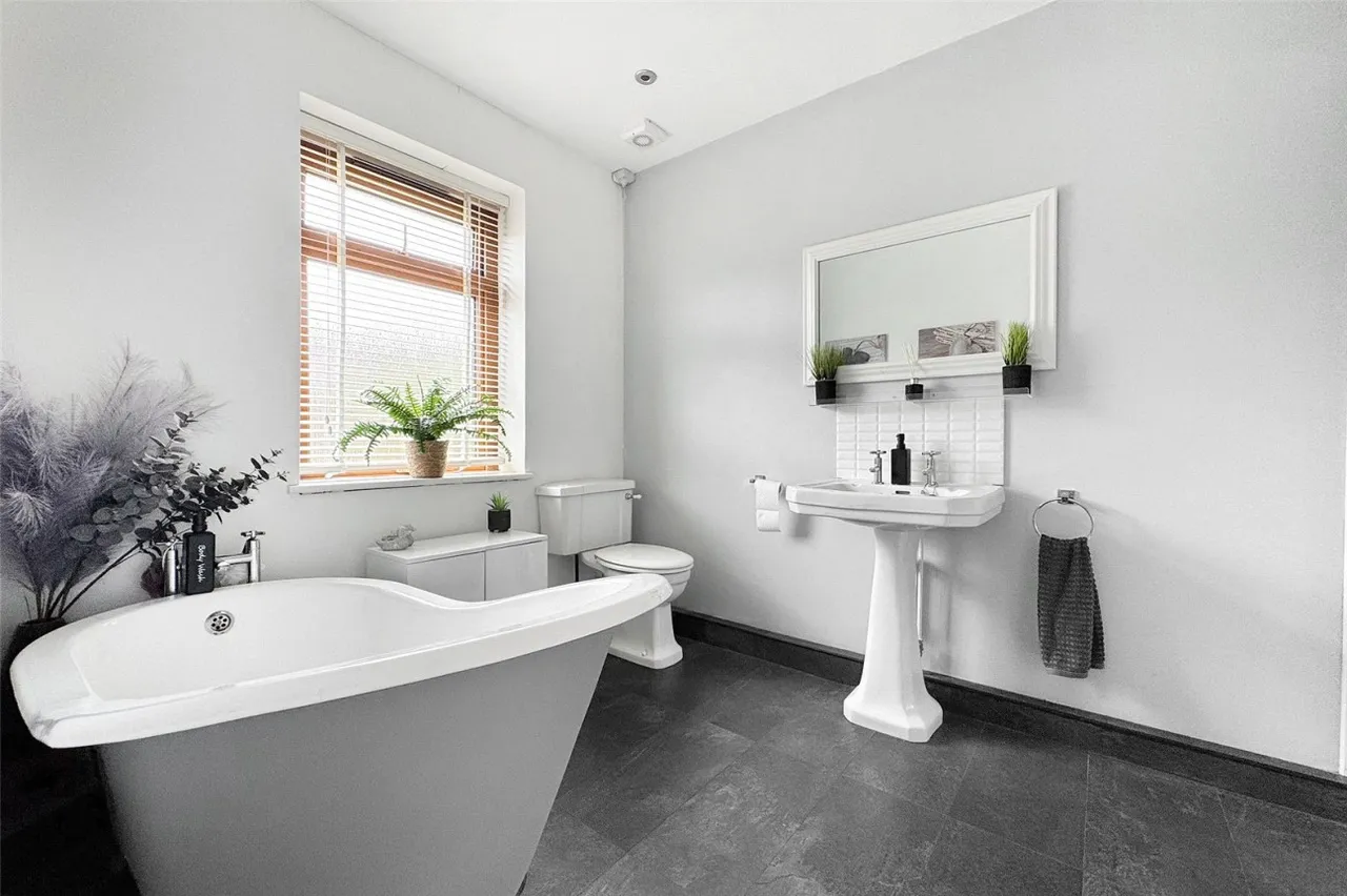 Angmering, BN16, photo 8