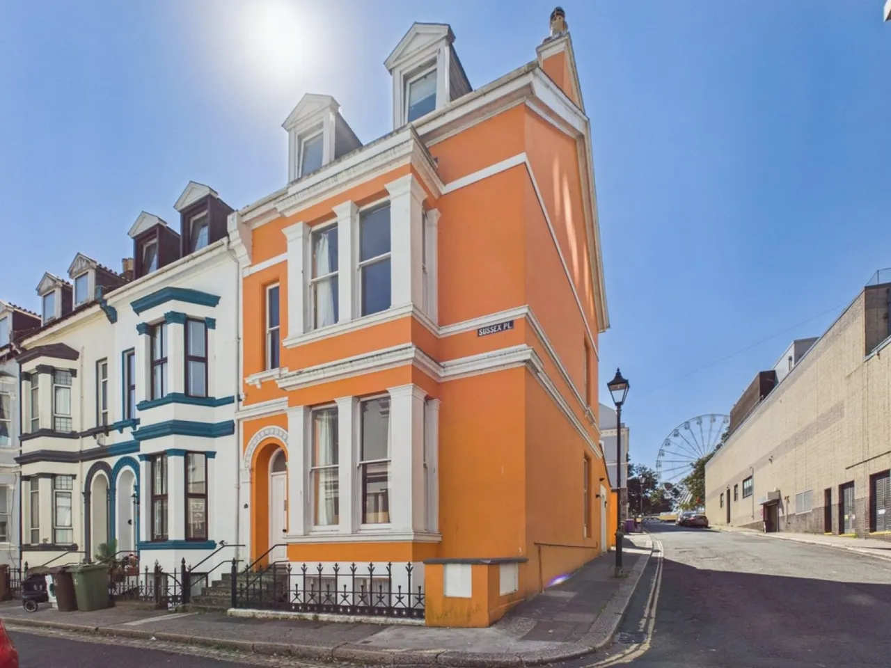 5 bed house to rent — Sussex Place, The Hoe