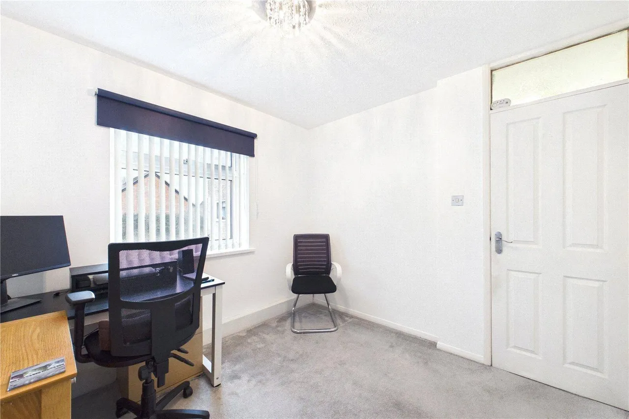 Marketing Card, Tunworth Court, RG26, photo 6