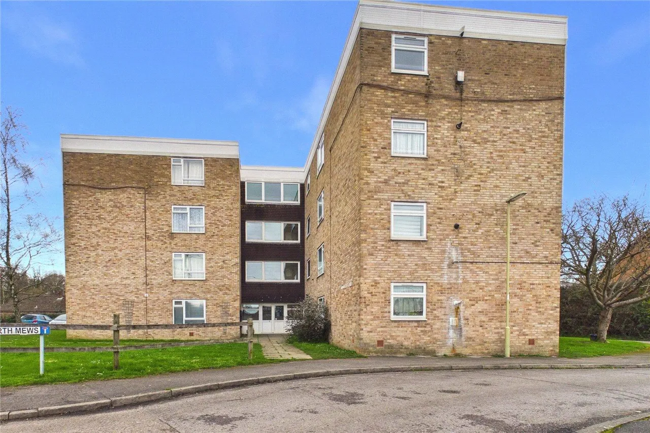 2 bed flat to rent, Marketing Card, Tunworth Court, RG26