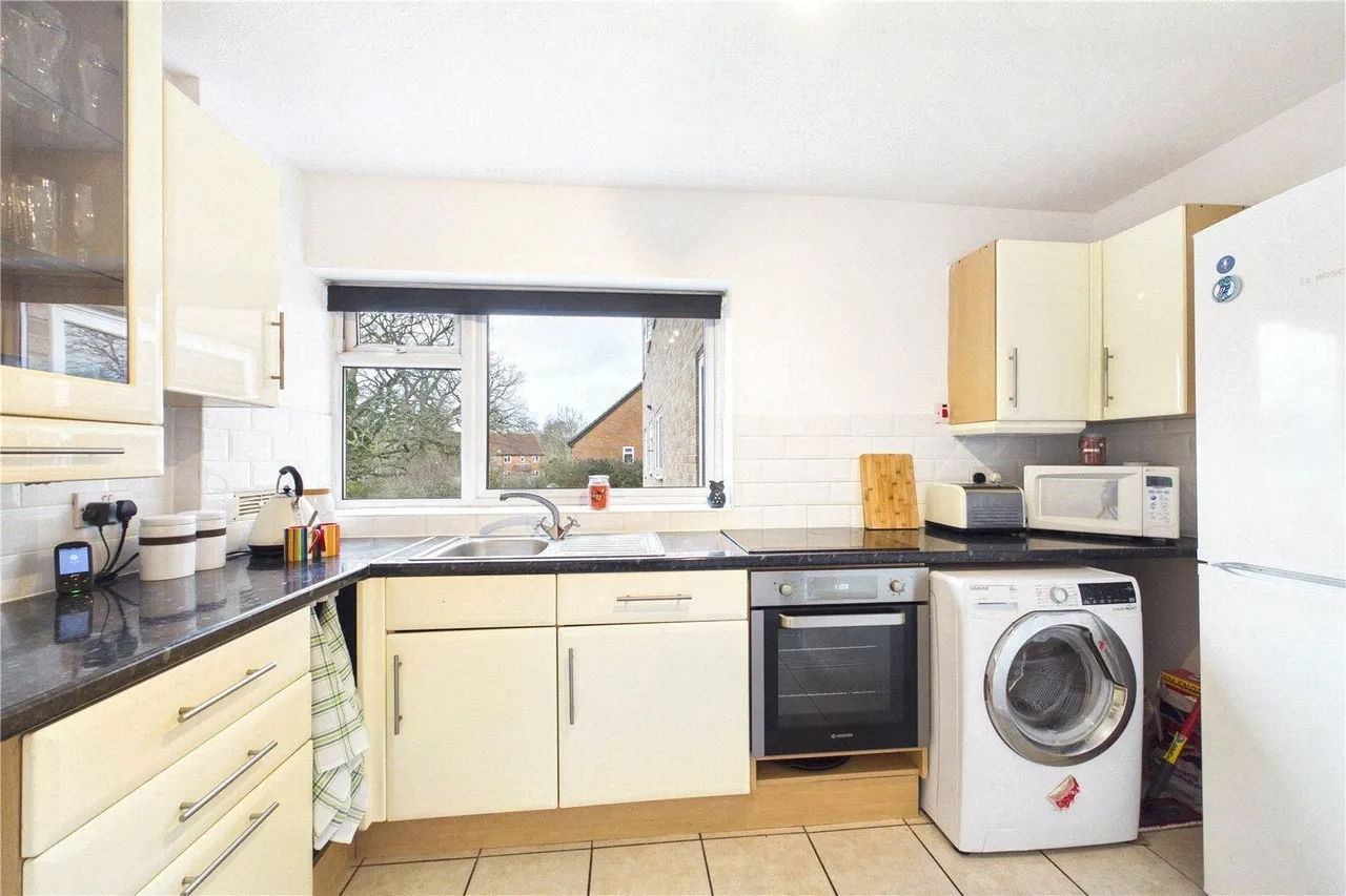 Marketing Card, Tunworth Court, RG26, photo 4