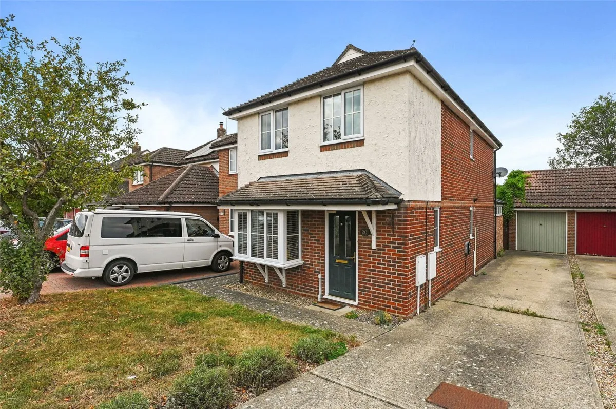 3 bed house for sale, House Under Offer with 3 bedrooms in Steeple Bumpstead, Nr Haverhill, CB9