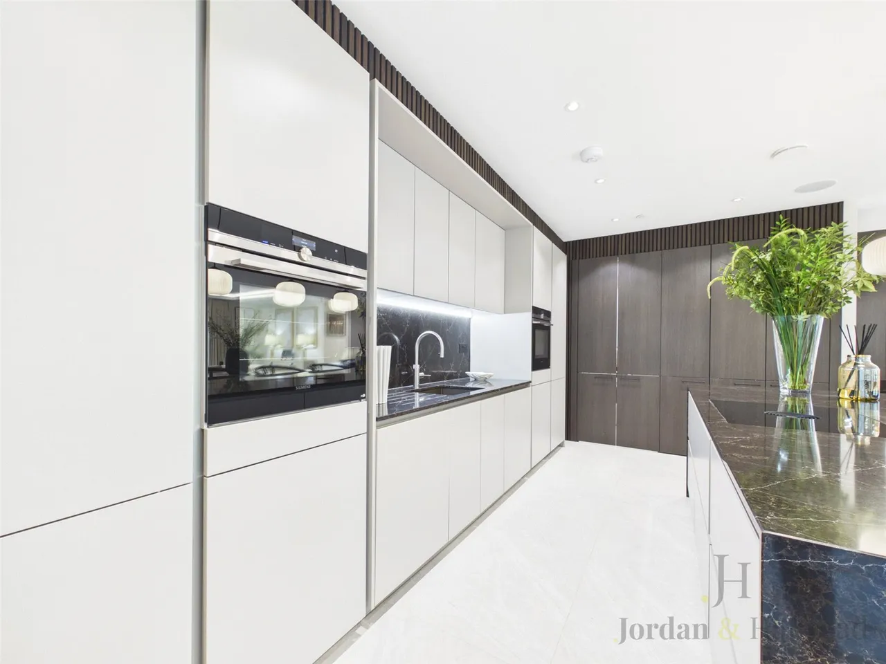 Macclesfield Road, Prestbury, Macclesfield, Cheshire, SK10 4BH, photo 12