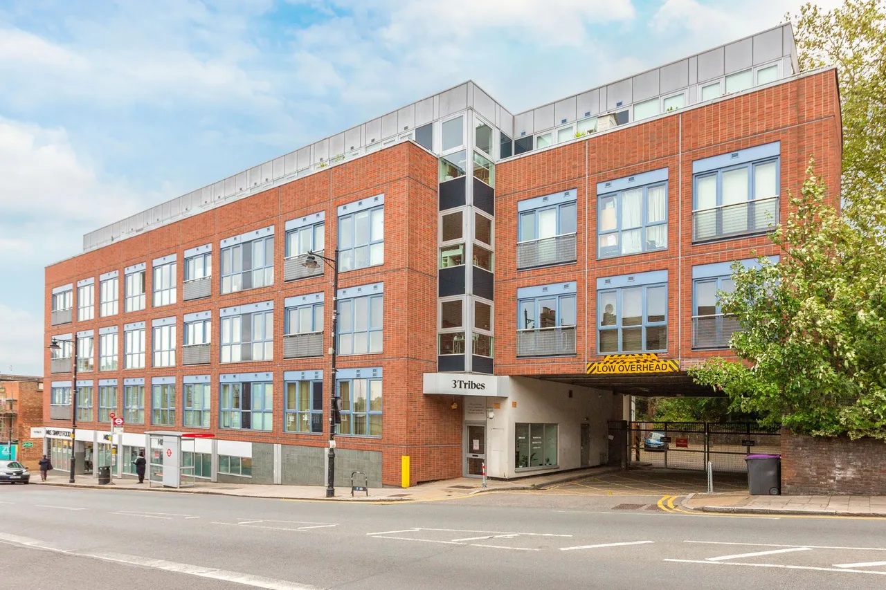2 bed flat for sale, Crouch End Hill, London, N8