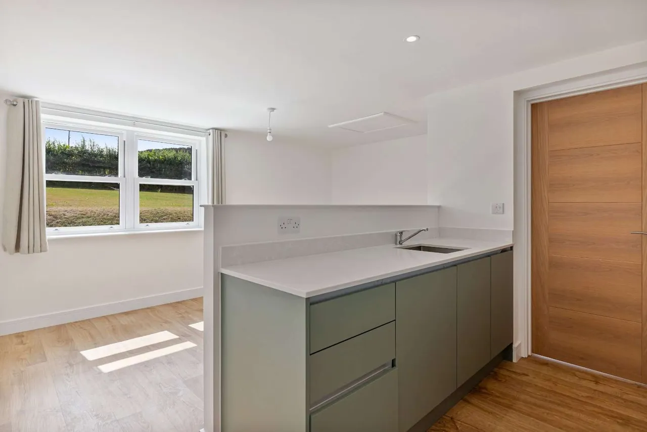 West Pitten, Plymouth, PL7, photo 12